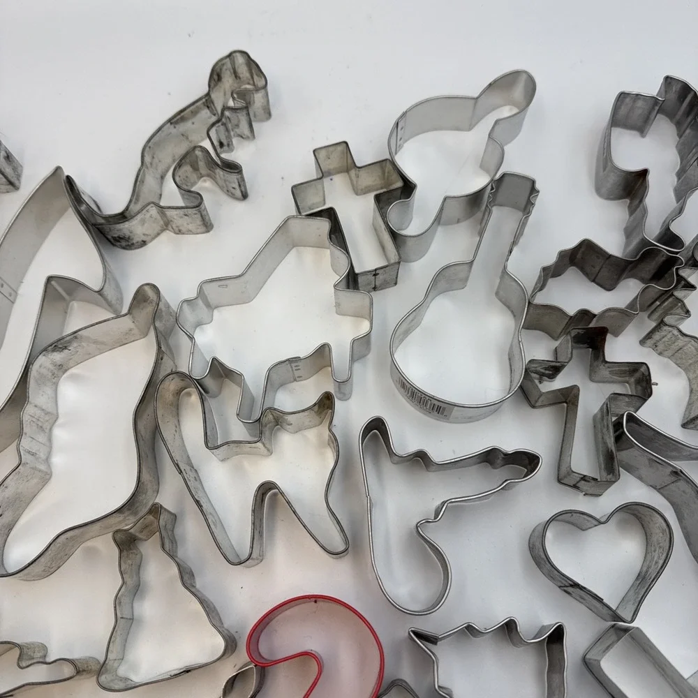Vtg / Recent Cookie CUTTERS Metal Christmas‎ Halloween Music Assortment